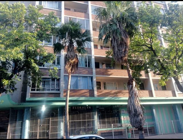 0.5 BEDROOM FLAT FOR SALE IN DURBAN CENTRAL